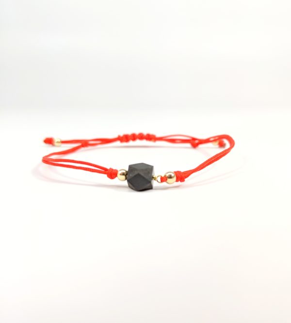 14K Yellow Gold Red String Bracelet with Genuine Azabache Pull Bracelet Front View